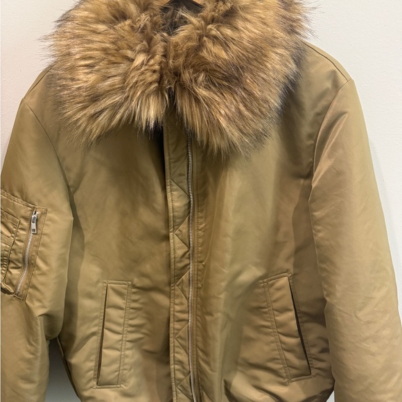 ZARA Stylish Tan Bomber Jacket with Faux Fur Collar - Picture 2 of 4